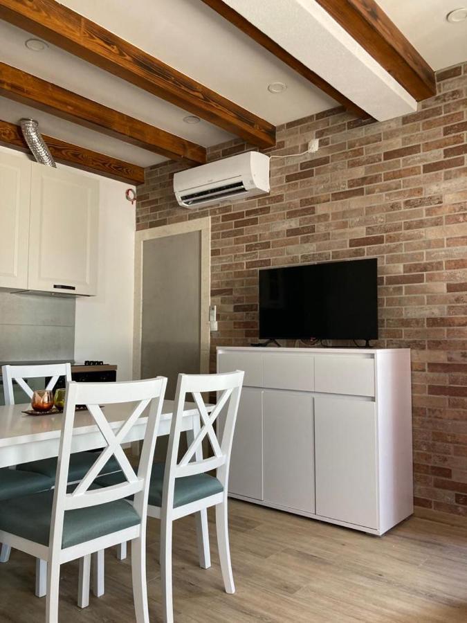 Studio Apartman Luka Starigrad Paklenica Exteriör bild
